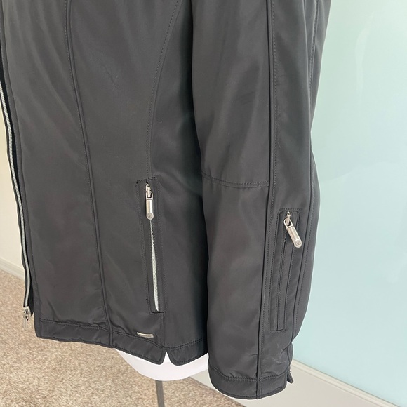 Woman’s ski jacket - Picture 4 of 8